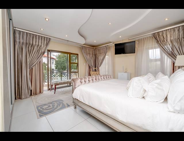 4 BEDROOM HOUSE FOR SALE IN DAINFERN VALLEY ESTATE